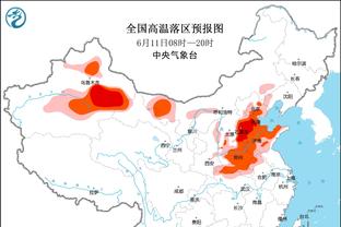 42岁伊布踢沙滩足球上演倒钩射门，身体状态依然出色